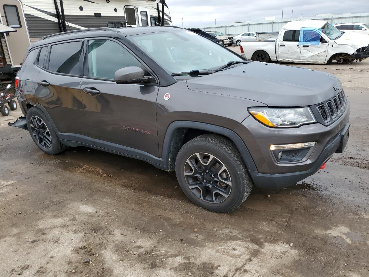 2019 Jeep Compass VIN 3C4NJDDB9KT733093 Copart auction photo, rear end / minor dent/scratches damage thumbnail 4