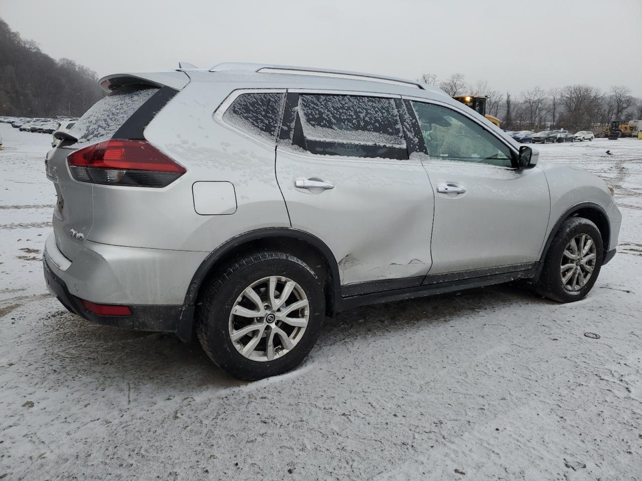 2019 Nissan Rogue VIN JN8AT2MVXKW390963 Copart auction photo, front end / minor dent/scratches damage thumbnail 3