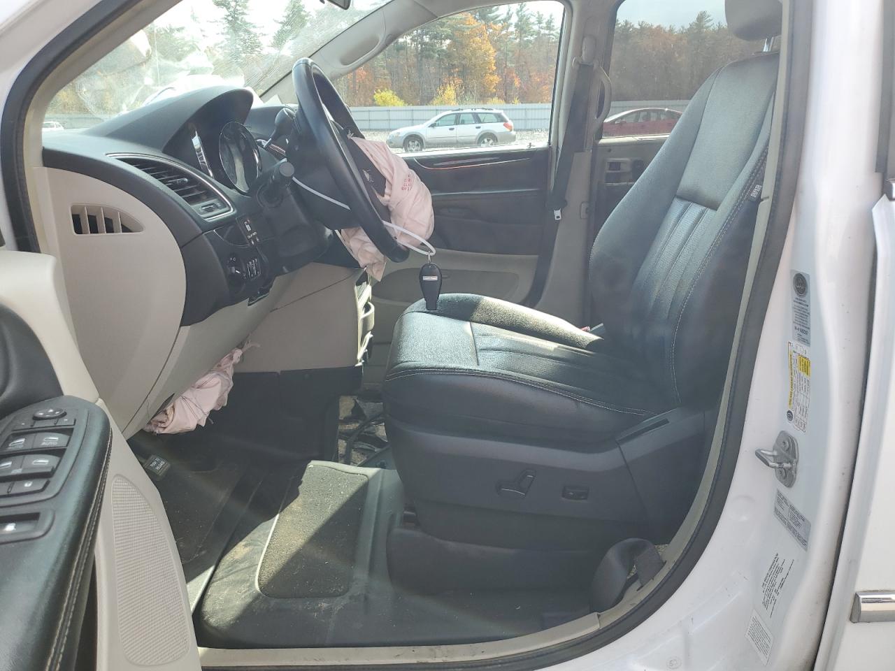 2016 Chrysler Town & Country VIN 2C4RC1CG7GR118883 Copart auction photo, front end / rear end damage thumbnail 7