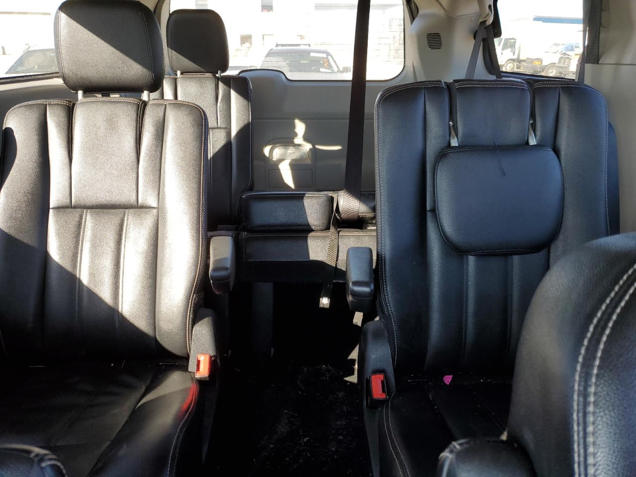 2015 Chrysler Town & Country VIN 2C4RC1BG2FR595351 Copart auction photo, front end damage thumbnail 10