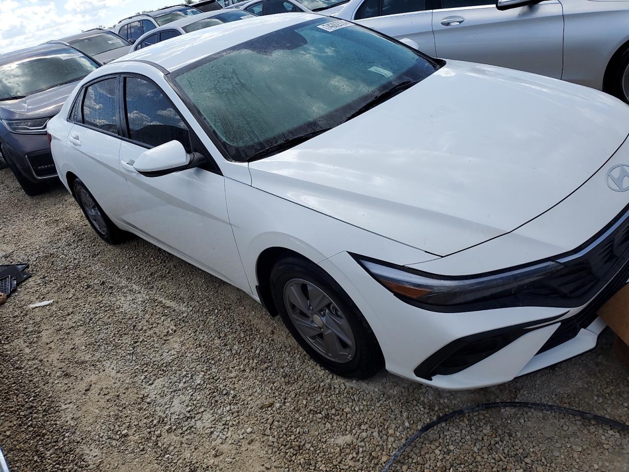 2024 Hyundai Elantra VIN KMHLL4DG8RU800162 Copart auction photo, water/flood damage thumbnail 4