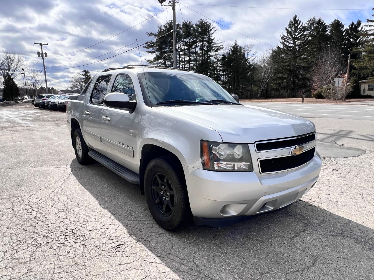 2011 Chevrolet Avalanche VIN 3GNTKEE32BG271834 - Copart auction photo