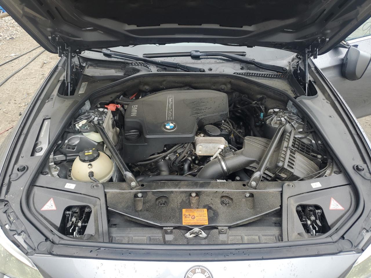 2015 BMW 5er VIN WBA5A7C57FG142877 Copart auction photo, front end / rear end damage thumbnail 11