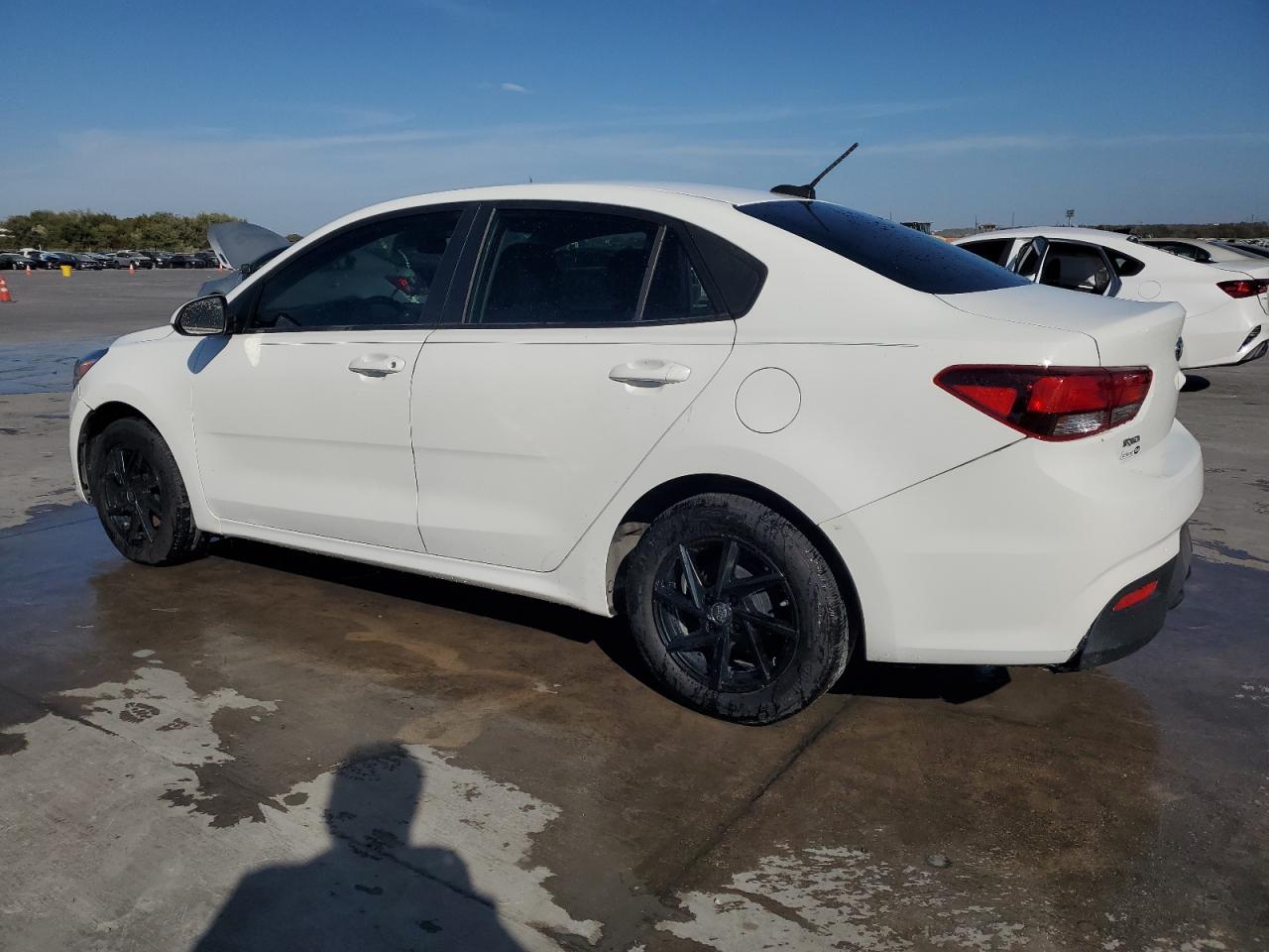 2019 KIA Rio VIN 3KPA24AB0KE233294 Copart auction photo, all over damage thumbnail 2