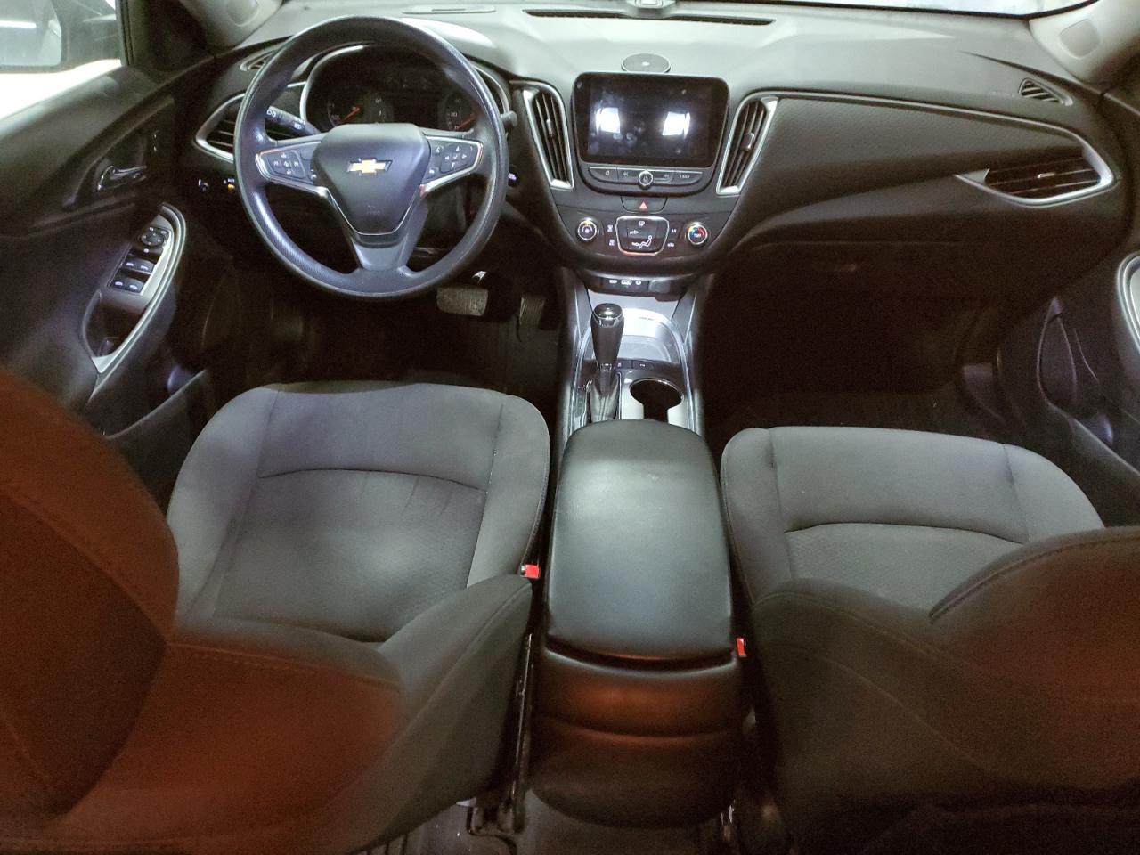 2019 Chevrolet Malibu VIN 1G1ZC5ST0KF135717 Copart auction photo, front end / side damage thumbnail 8