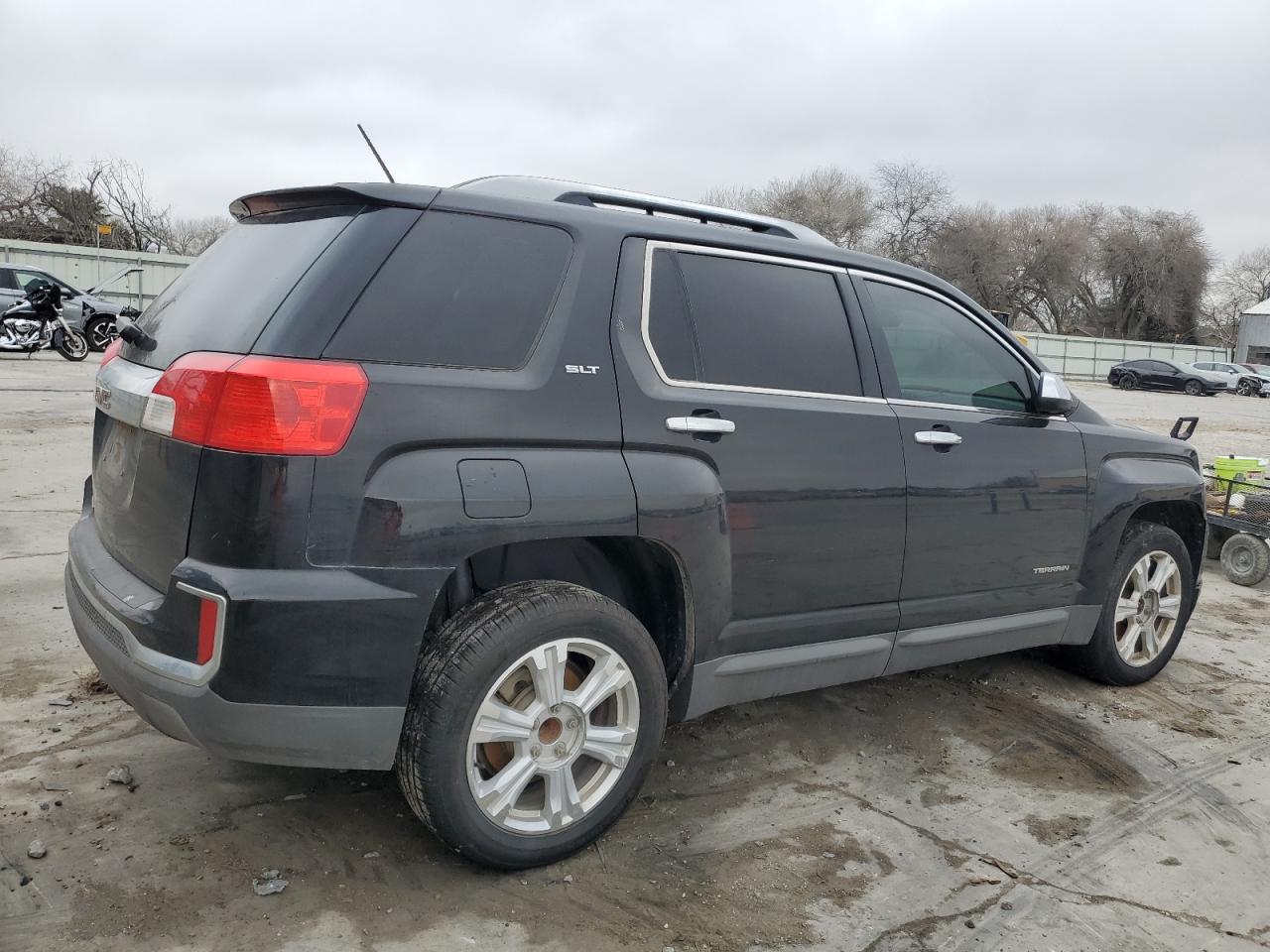 2017 GMC Terrain VIN 2GKALPEK1H6163987 Copart auction photo, vandalism / minor dent/scratches damage thumbnail 3