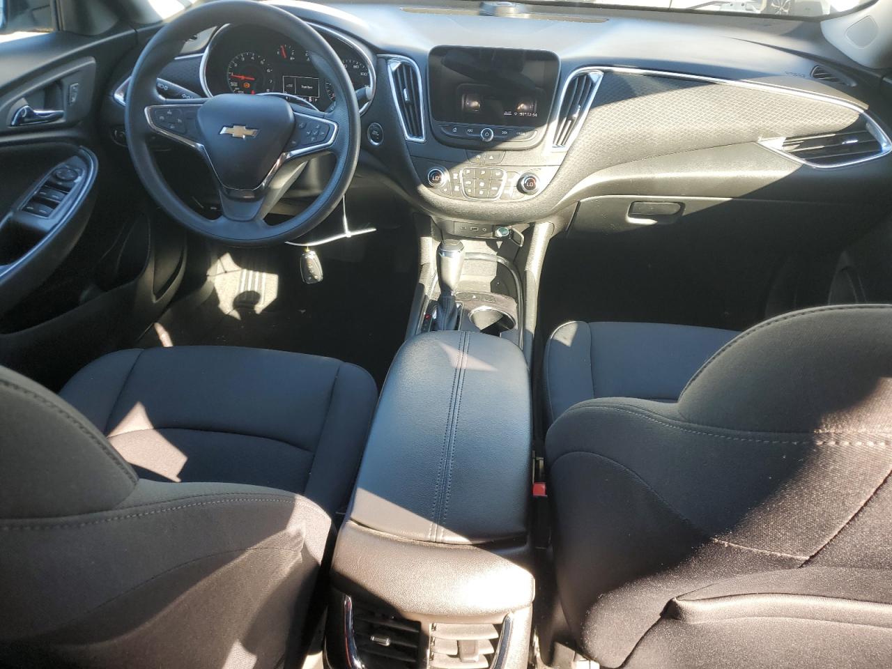 2020 Chevrolet Malibu VIN 1G1ZD5ST2LF129321 Copart auction photo, rear end damage thumbnail 8