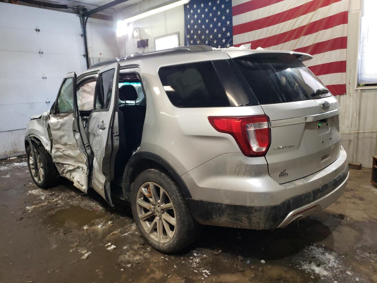 2016 Ford Explorer VIN 1FM5K8F82GGA77199 Copart auction photo, side / front end damage thumbnail 2