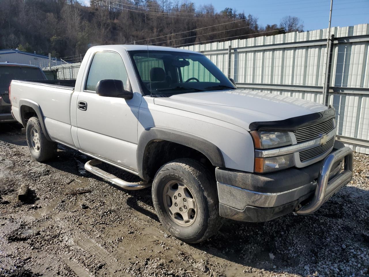2004 Chevrolet Silverado VIN 1GCEK14T64Z107680 Copart auction photo, side damage thumbnail 4
