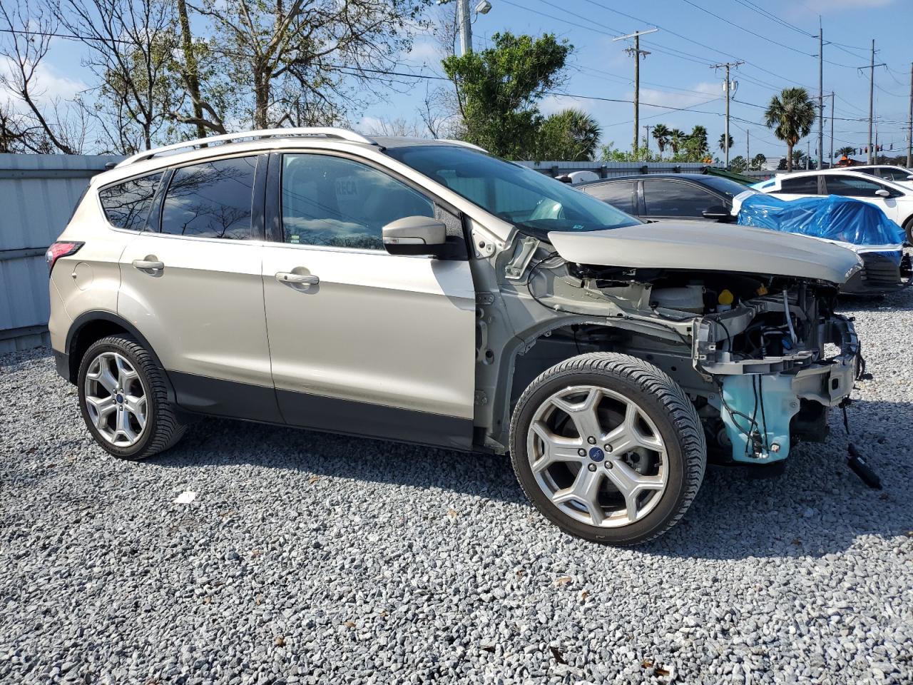2018 Ford Escape VIN 1FMCU0J92JUA69440 Copart auction photo, front end damage thumbnail 4