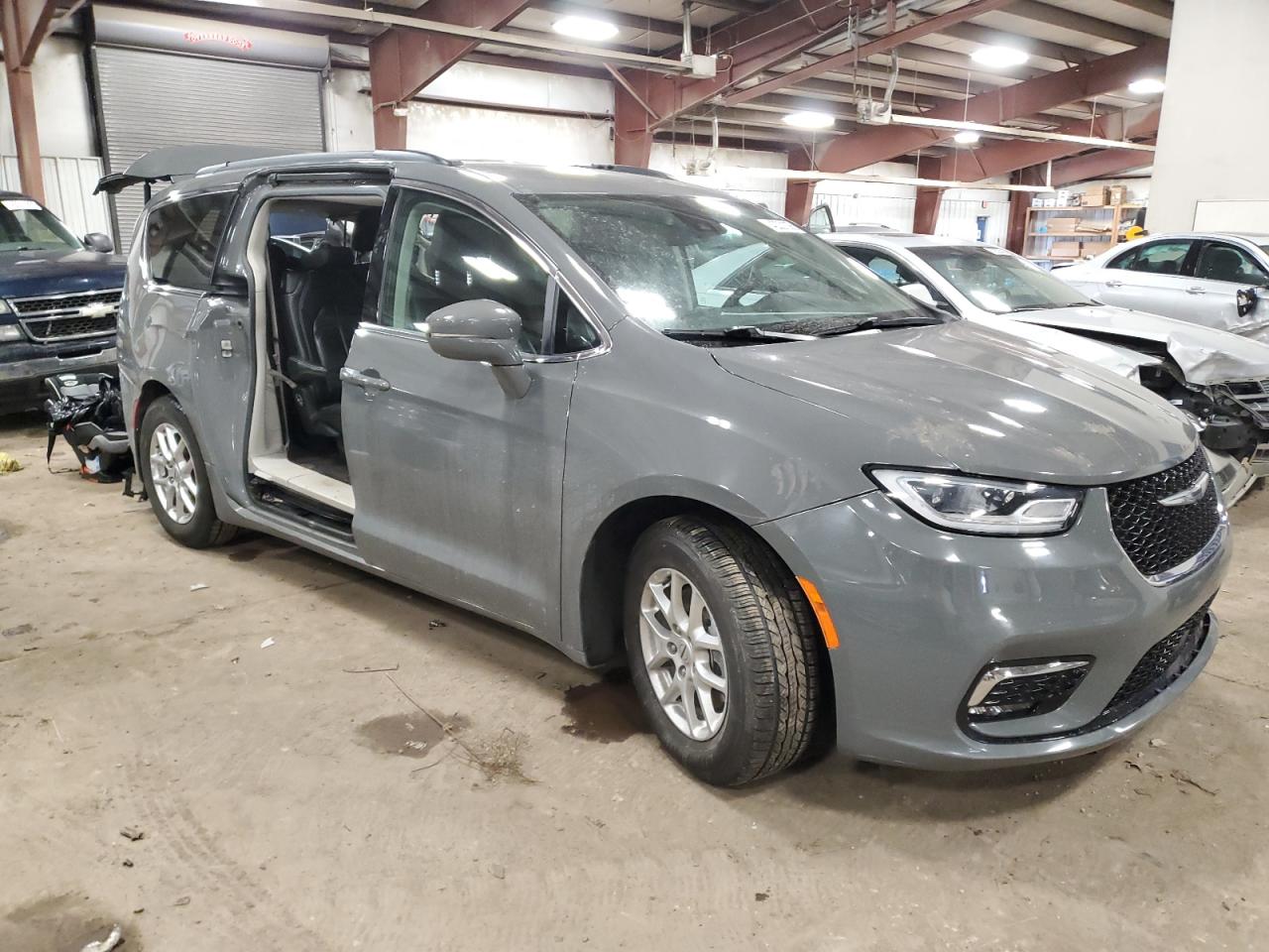 2022 Chrysler Pacifica VIN 2C4RC1BG6NR162386 Copart auction photo, rear end / side damage thumbnail 4