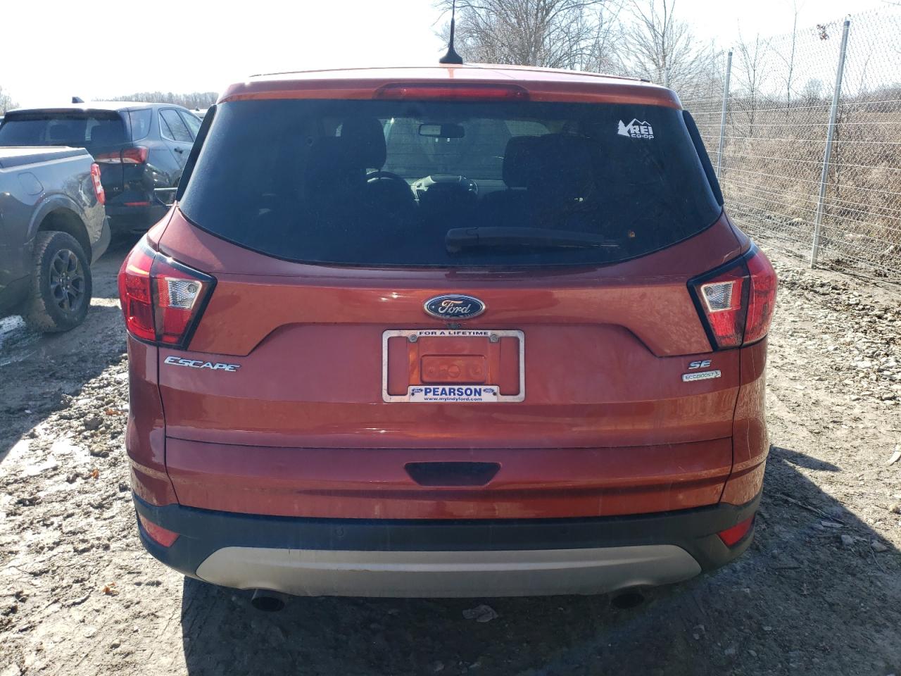 2019 Ford Escape VIN 1FMCU0GD1KUB11657 Copart auction photo, front end / minor dent/scratches damage thumbnail 6