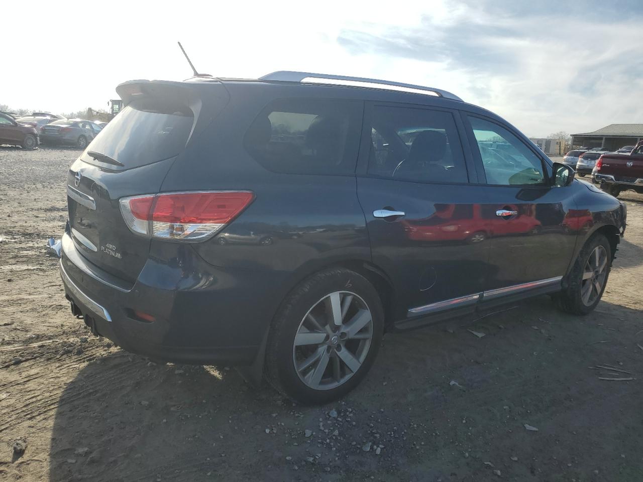 2016 Nissan Pathfinder VIN 5N1AR2MM8GC616021 Copart auction photo, front end damage thumbnail 3
