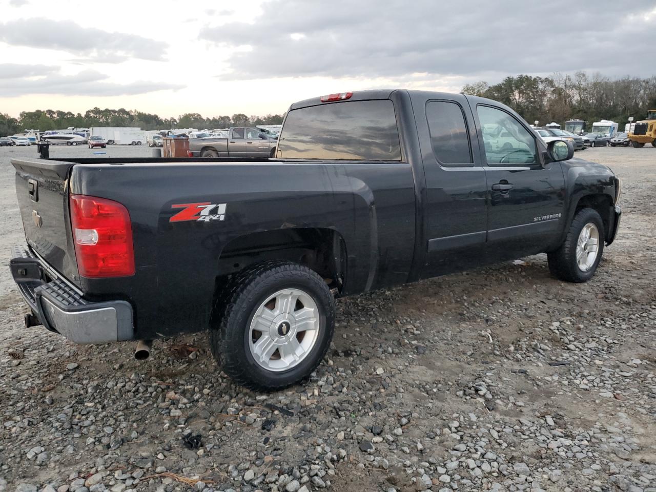2008 Chevrolet Silverado VIN 1GCEK19J28Z120567 Copart auction photo, front end damage thumbnail 3