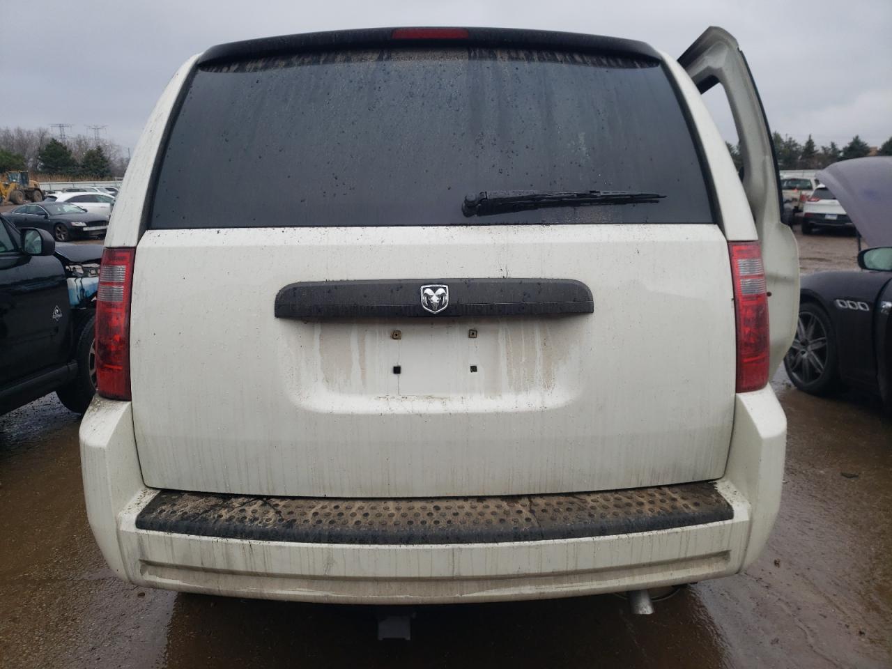 2010 Dodge Caravan VIN 2D4RN4DE0AR155440 Copart auction photo, burn damage thumbnail 6