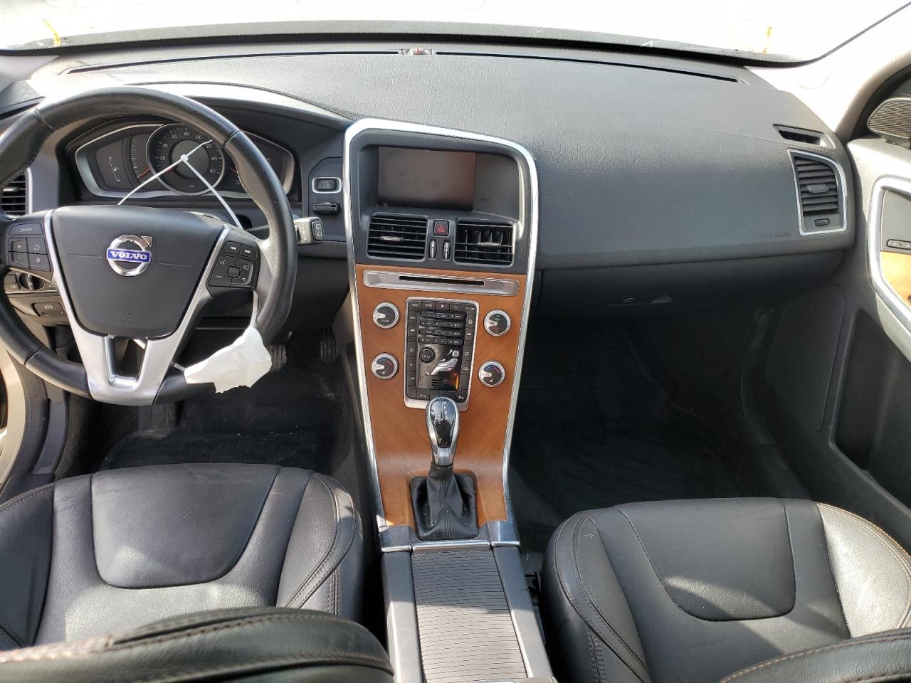 2017 Volvo XC60 VIN YV440MRU1H2002710 Copart auction photo, water/flood / hail damage thumbnail 8