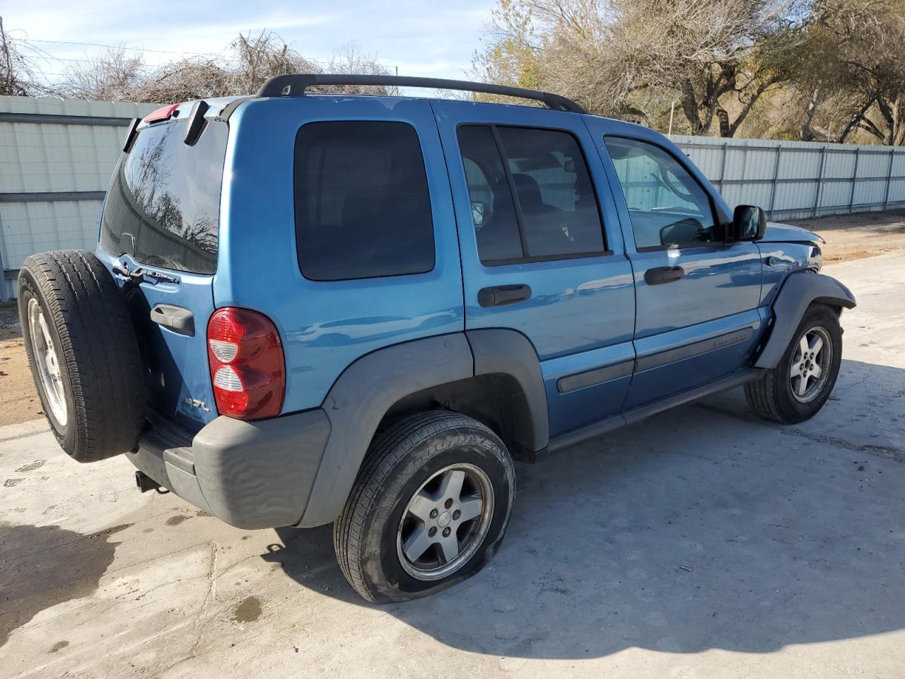 2006 Jeep Liberty (North America) VIN 1J4GK48K86W280689 Copart auction photo, front end / minor dent/scratches damage thumbnail 3