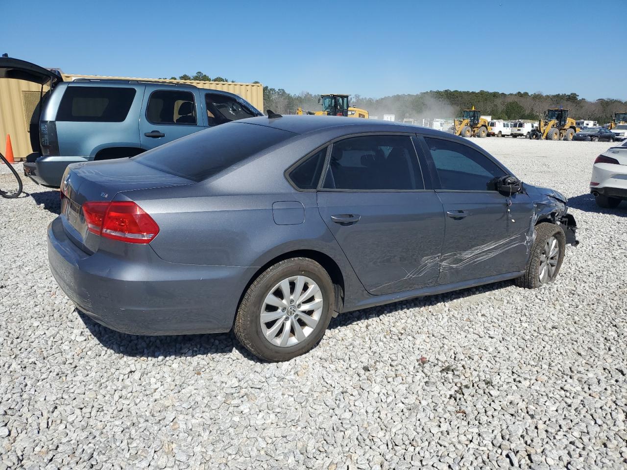 2015 Volkswagen Passat VIN 1VWAT7A34FC029048 Copart auction photo, side / front end damage thumbnail 3