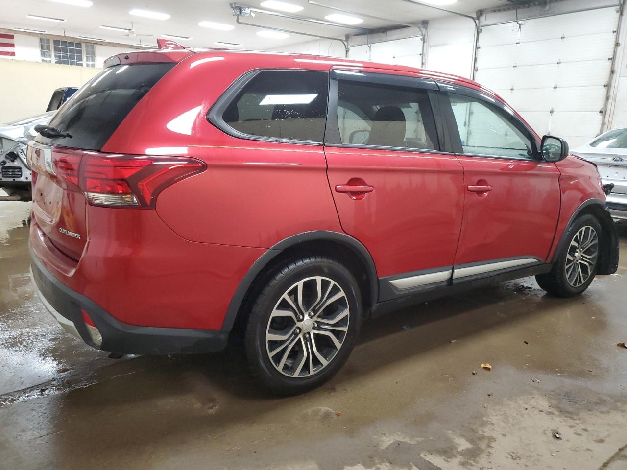 2017 Mitsubishi Outlander VIN JA4AZ2A33HZ069992 Copart auction photo, front end / side damage thumbnail 3