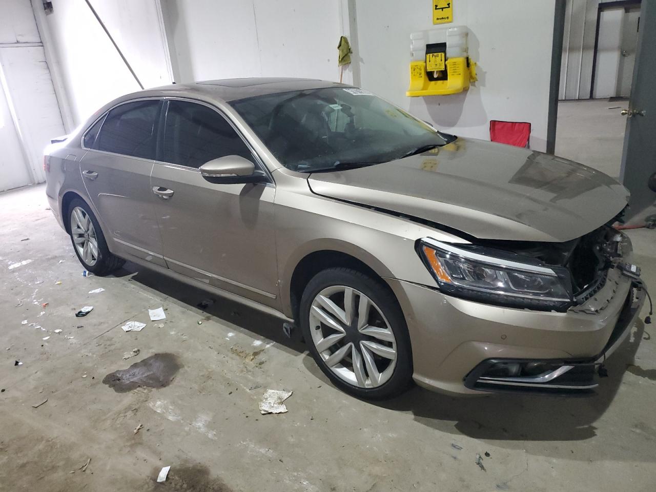 2016 Volkswagen Passat VIN 1VWCT7A39GC063299 Copart auction photo, all over damage thumbnail 4