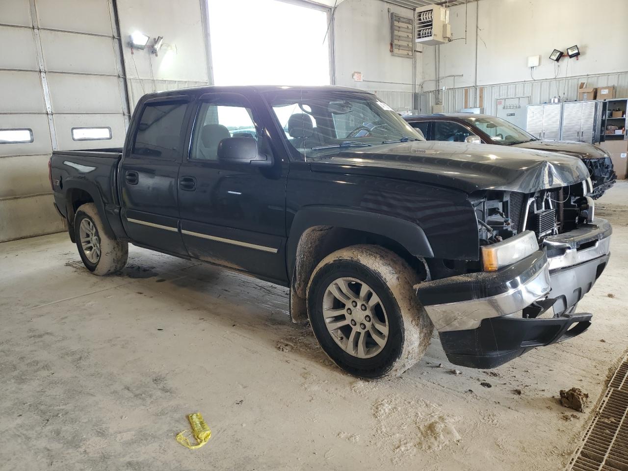 2006 Chevrolet Silverado VIN 2GCEK13Z661260089 Copart auction photo, front end damage thumbnail 4