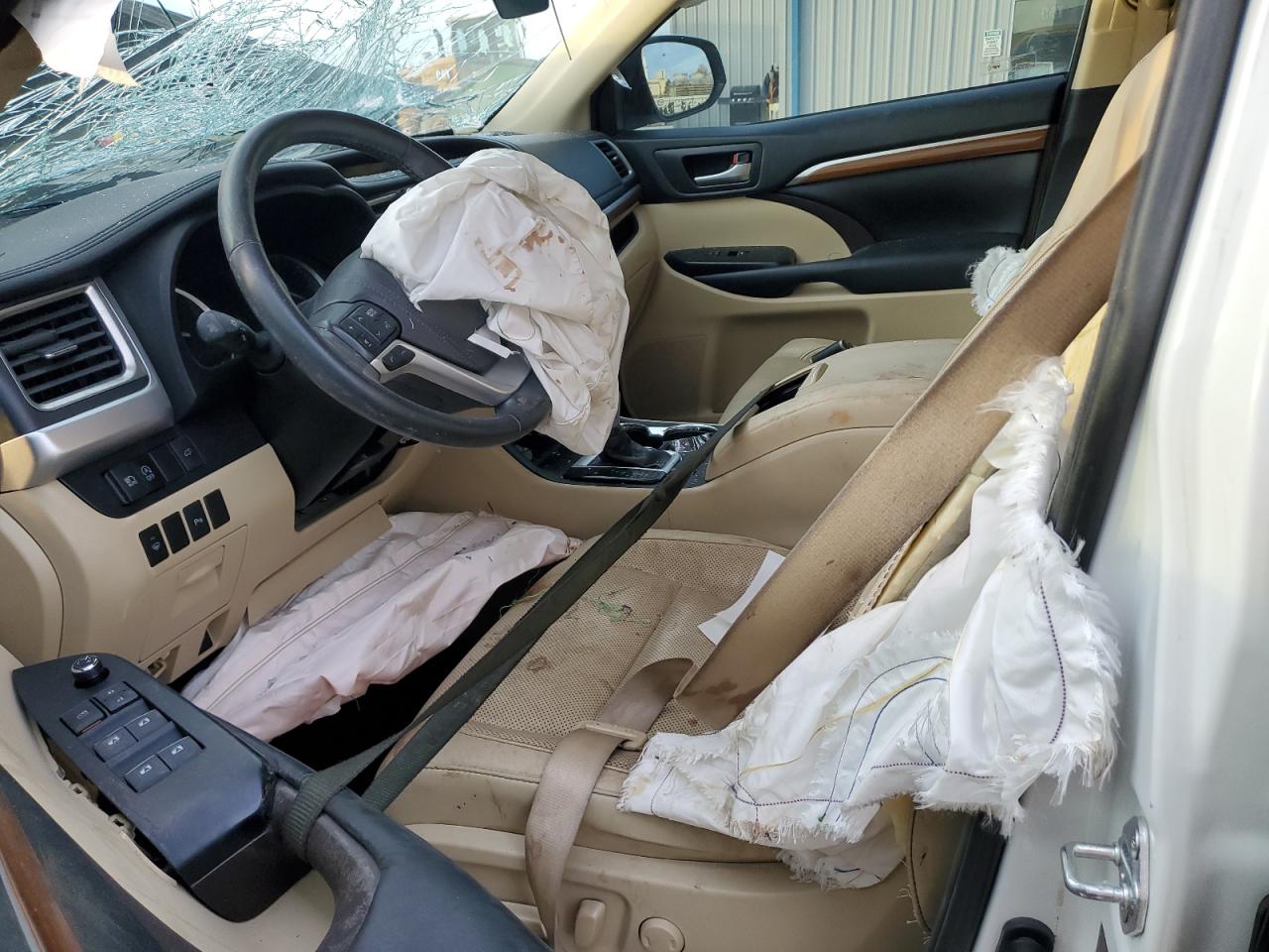 2018 Toyota Highlander VIN 5TDYZRFH5JS237155 Copart auction photo, front end damage thumbnail 7