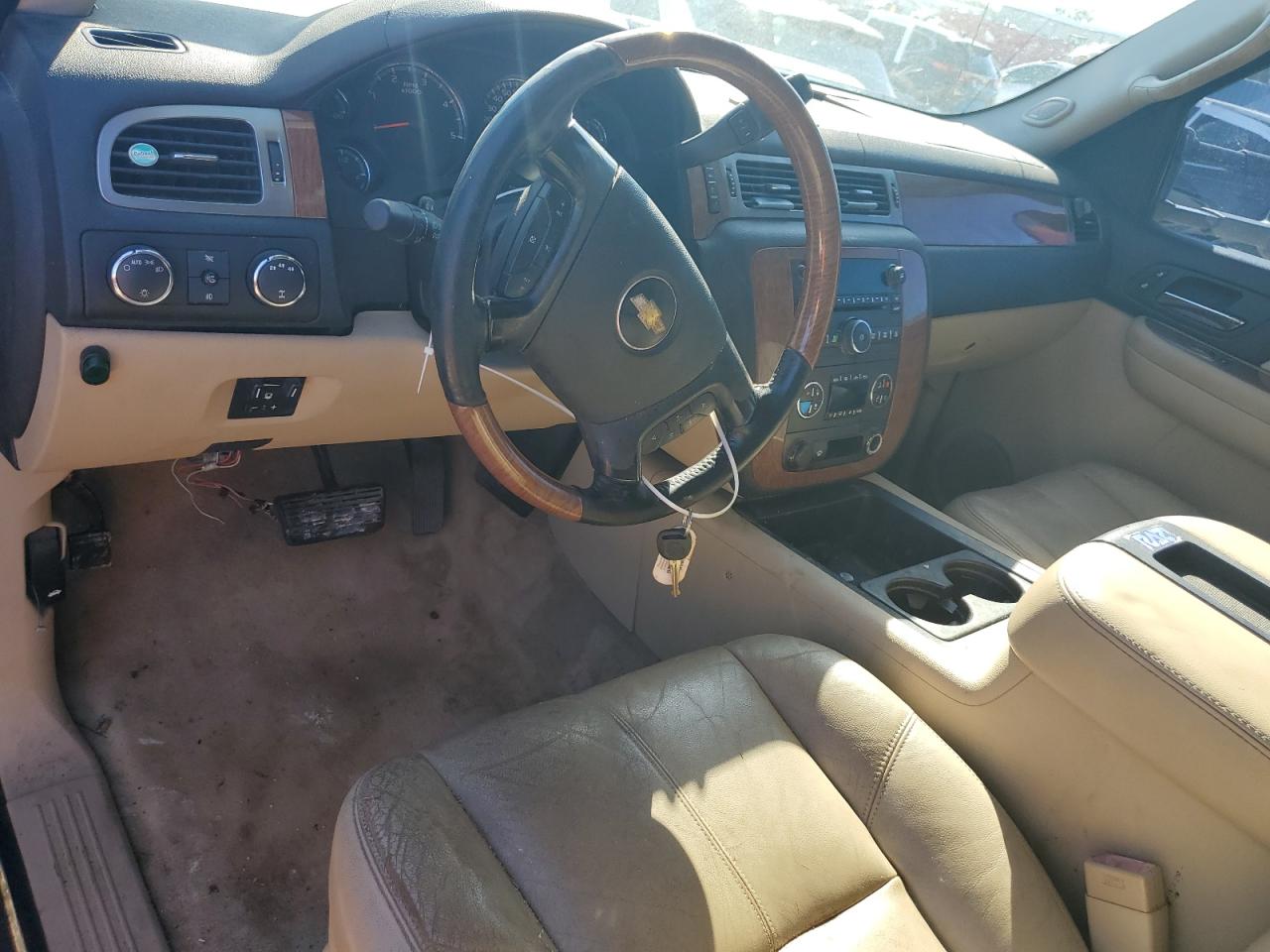 2008 Chevrolet Silverado VIN 1GCHK23658F133077 Copart auction photo, water/flood damage thumbnail 8