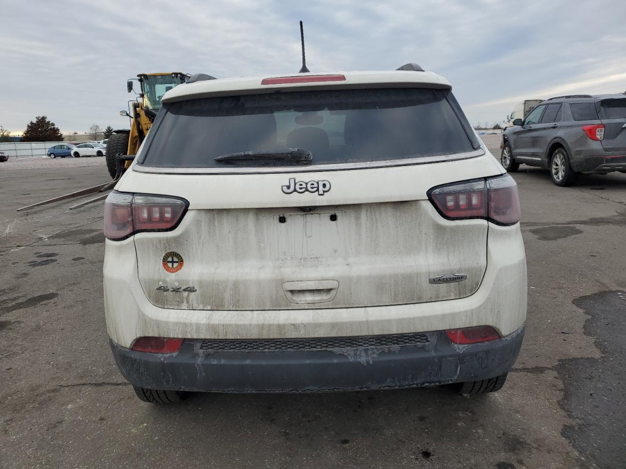 2018 Jeep Compass VIN 3C4NJDBB7JT354871 Copart auction photo, side damage thumbnail 6