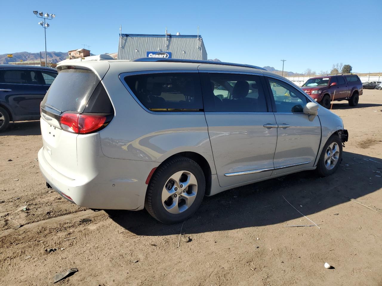 2017 Chrysler Pacifica VIN 2C4RC1EG1HR584758 Copart auction photo, front end damage thumbnail 3