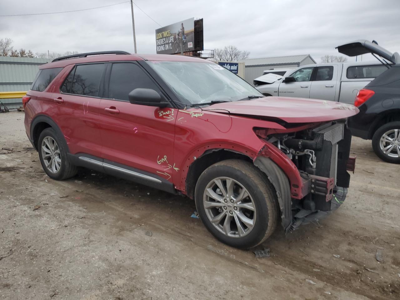 2020 Ford Explorer VIN 1FMSK8DH7LGC87815 Copart auction photo, all over damage thumbnail 4