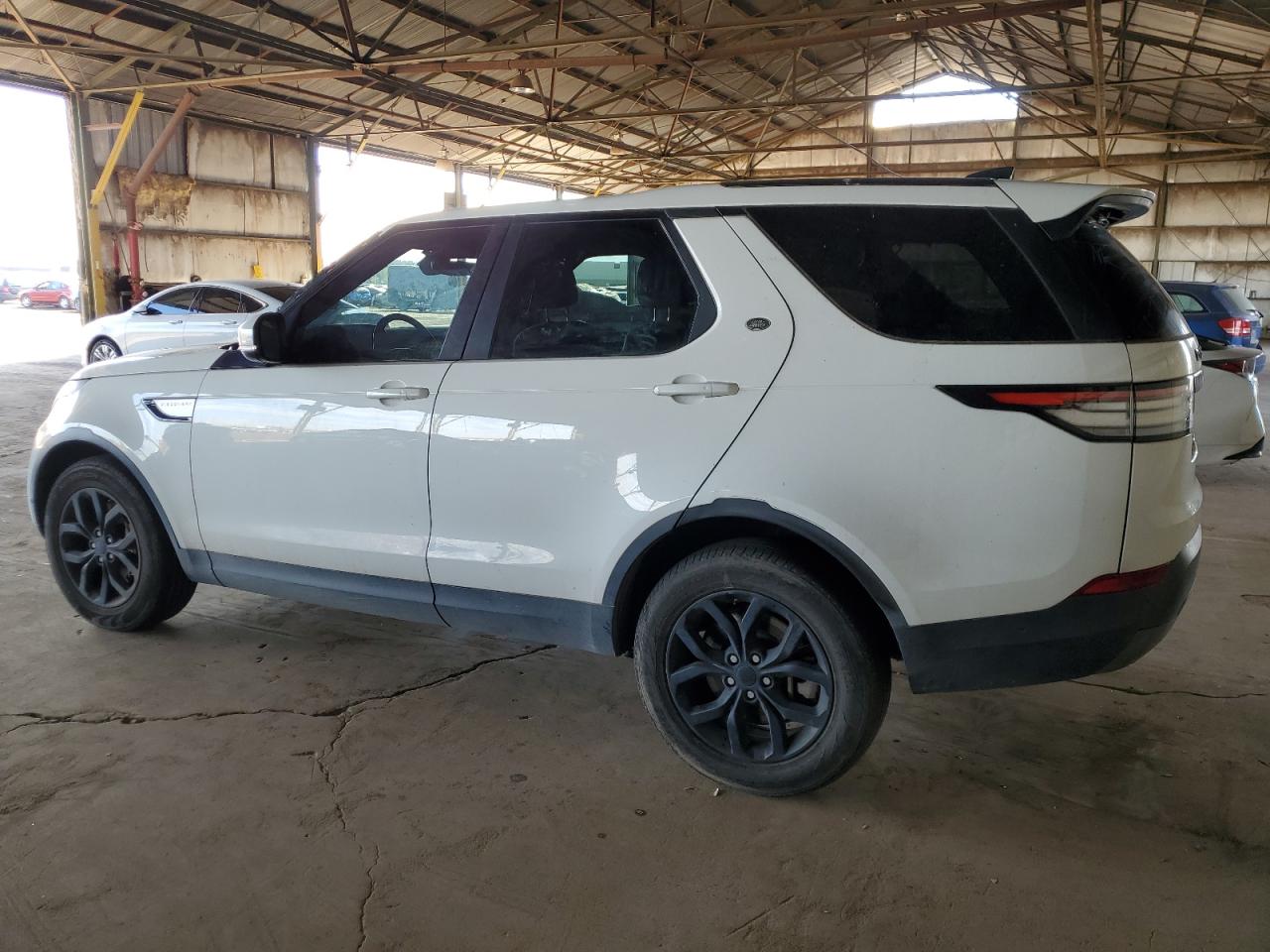 2019 Land Rover Discovery VIN SALRG2RV0KA094531 Copart auction photo, front end / minor dent/scratches damage thumbnail 2