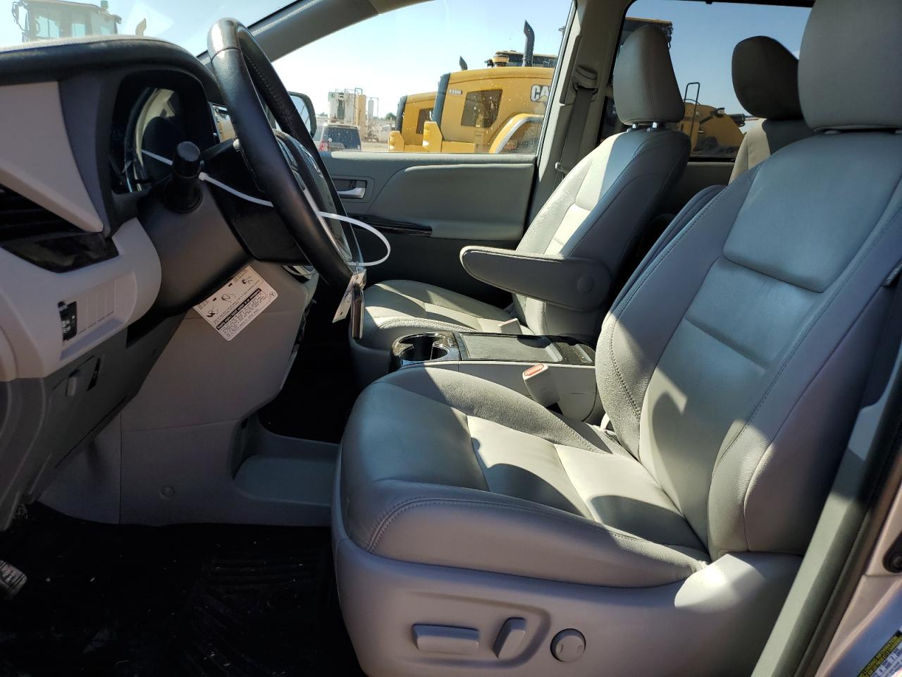 2020 Toyota Sienna VIN 5TDYZ3DC5LS076264 Copart auction photo, rear end / minor dent/scratches damage thumbnail 7