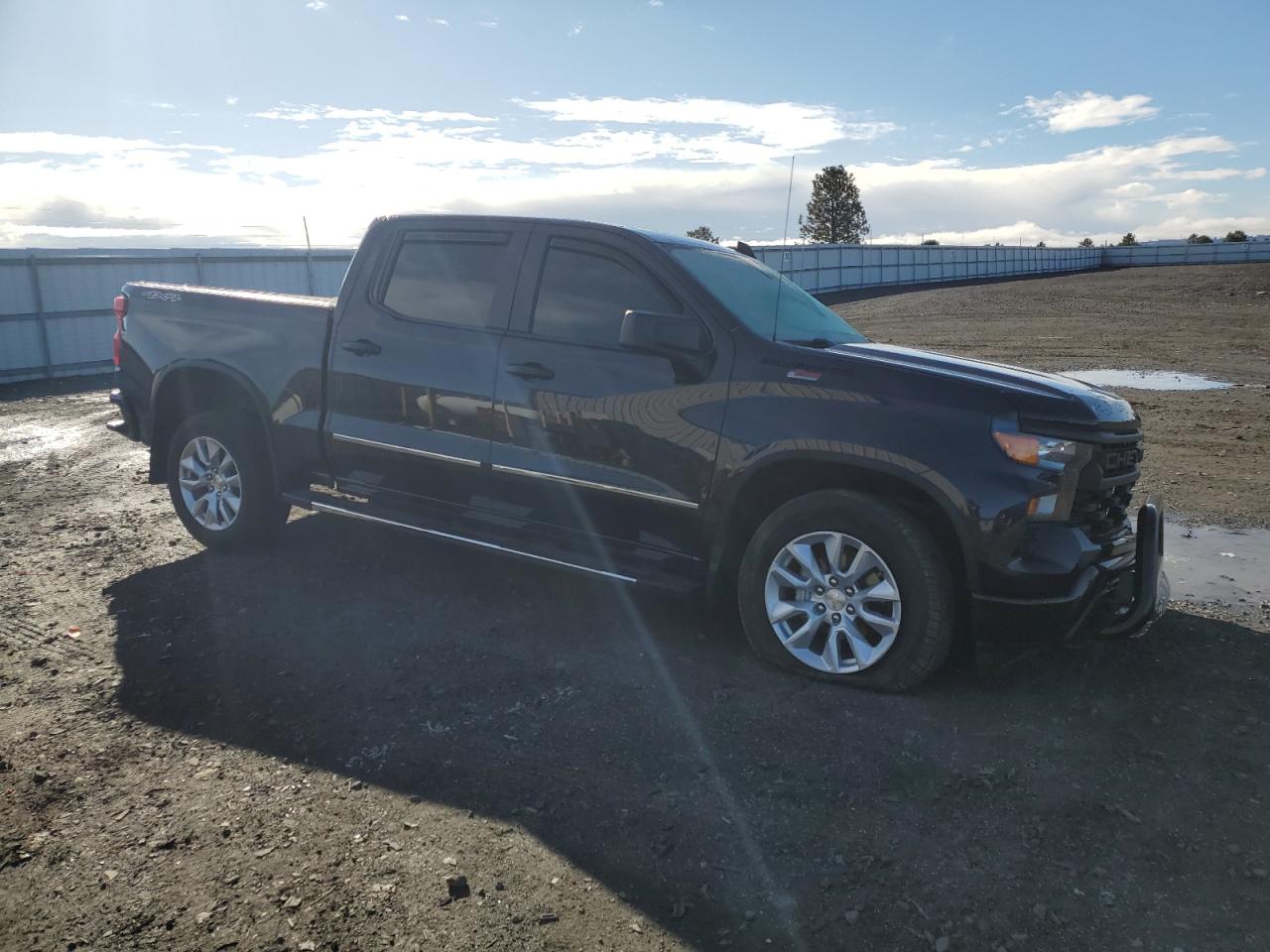 2022 Chevrolet Silverado VIN 3GCPDBEK7NG559783 Copart auction photo, front end / side damage thumbnail 4