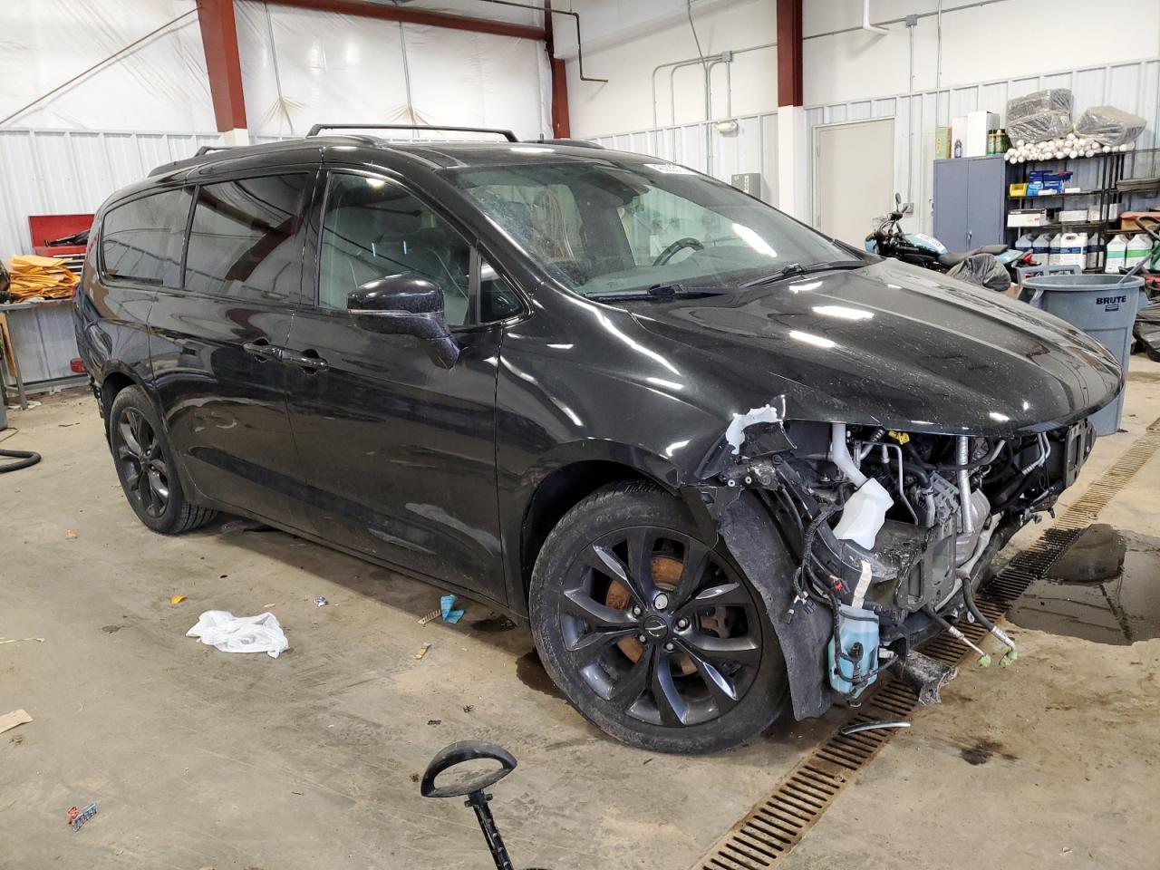 2019 Chrysler Pacifica VIN 2C4RC1GG1KR653064 Copart auction photo, front end damage thumbnail 4