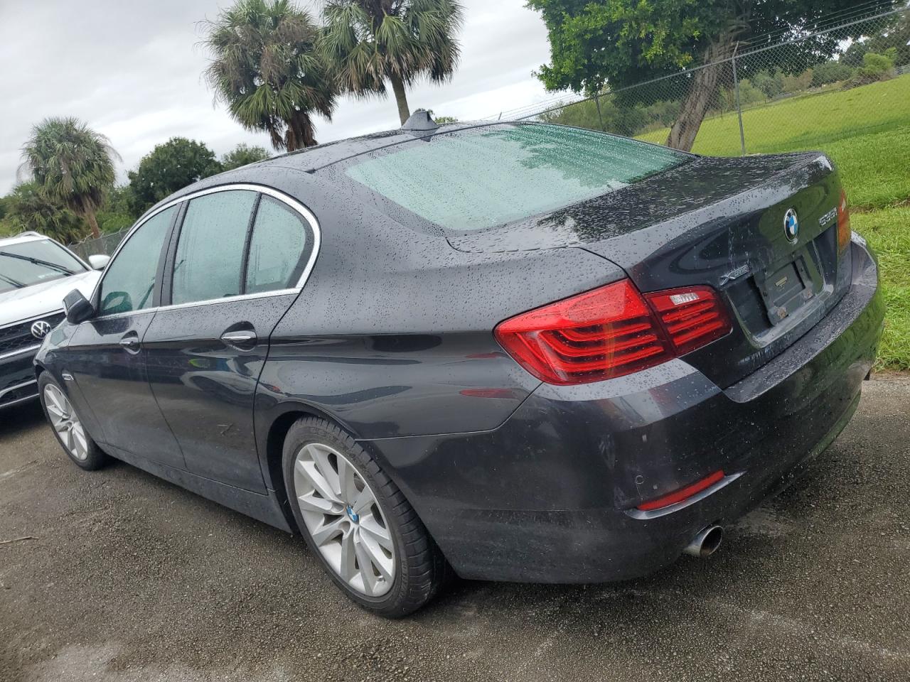 2016 BMW 5er VIN WBA5B3C50GG252421 Copart auction photo, water/flood damage thumbnail 2