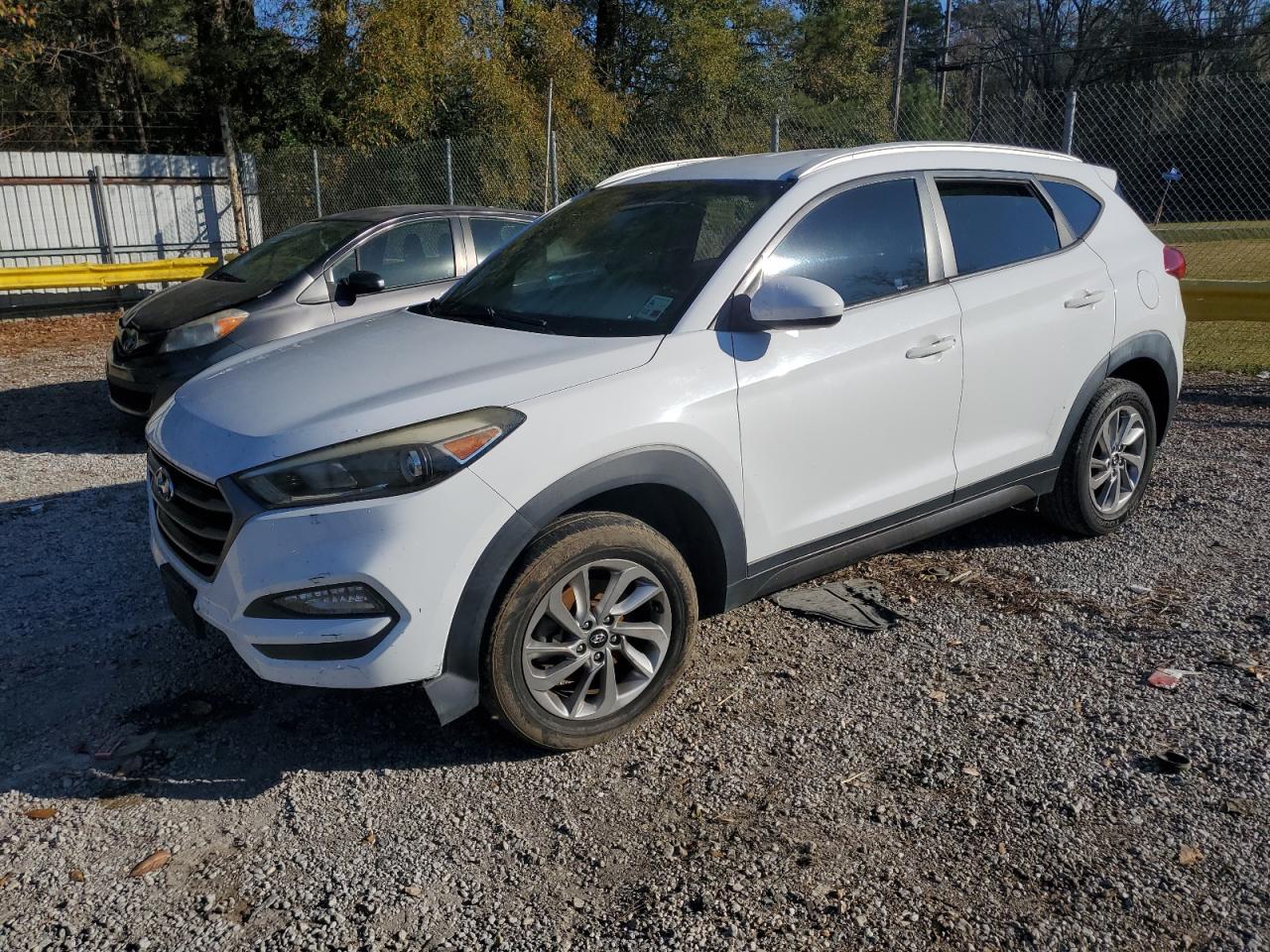 2016 Hyundai Tucson VIN KM8J33A46GU120057