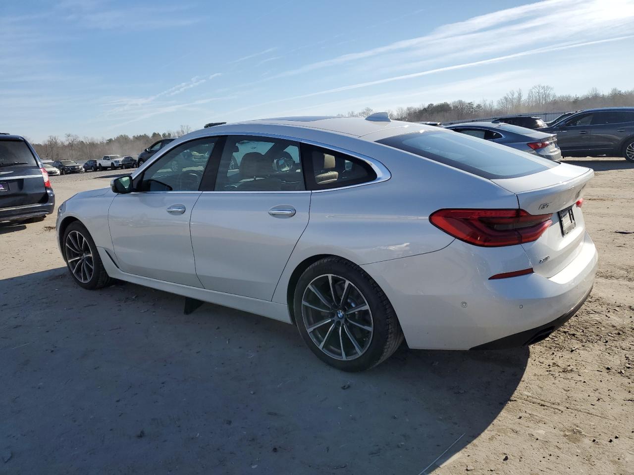 2018 BMW 6er VIN WBAJV6C57JBC99895 Copart auction photo, undercarriage / minor dent/scratches damage thumbnail 2