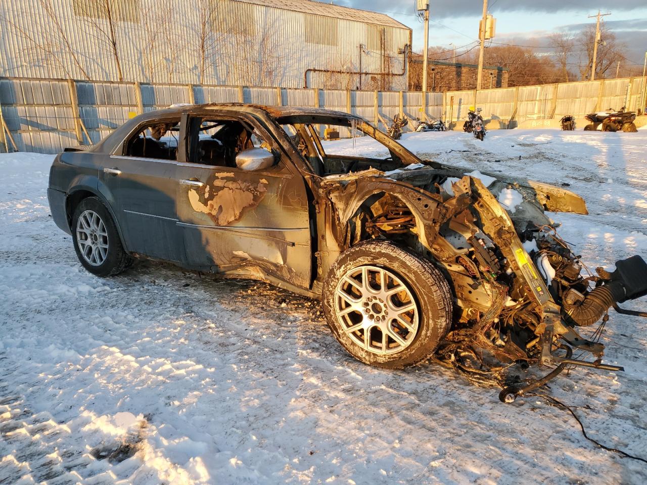2005 Chrysler 300 VIN 2C3JA63H75H675678 Copart auction photo, burn damage thumbnail 4
