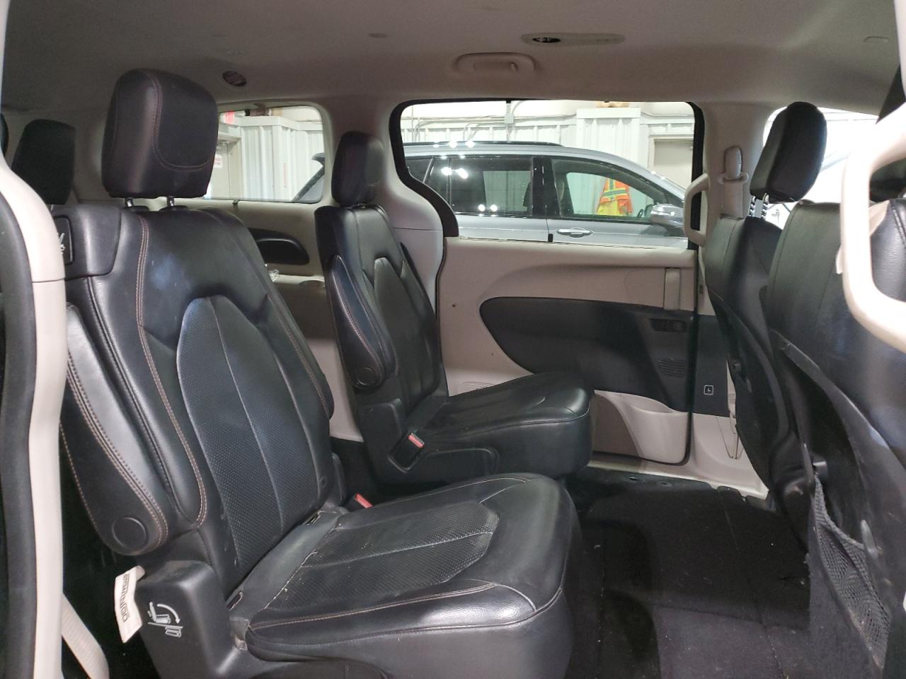 2019 Chrysler Pacifica VIN 2C4RC1BG9KR626427 Copart auction photo, all over damage thumbnail 11
