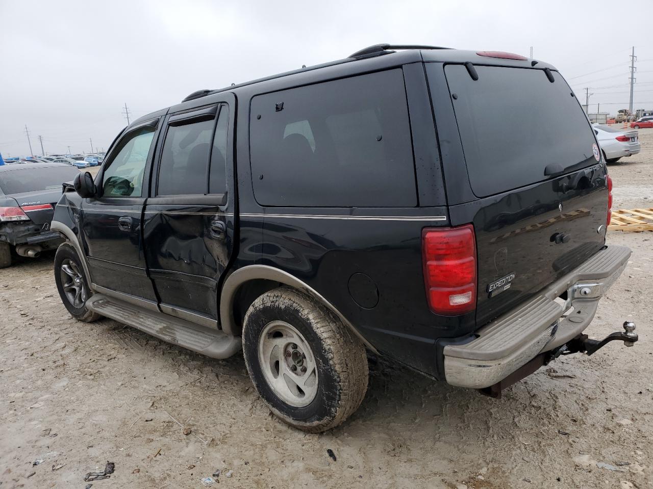 2000 Ford Expedition VIN 1FMRU17L8YLC15827 Copart auction photo, front end / side damage thumbnail 2