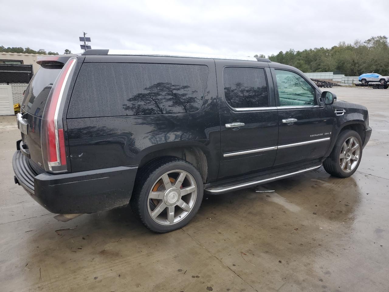 2007 Cadillac Escalade VIN 1GYFK66837R348668 Copart auction photo, front end / side damage thumbnail 3