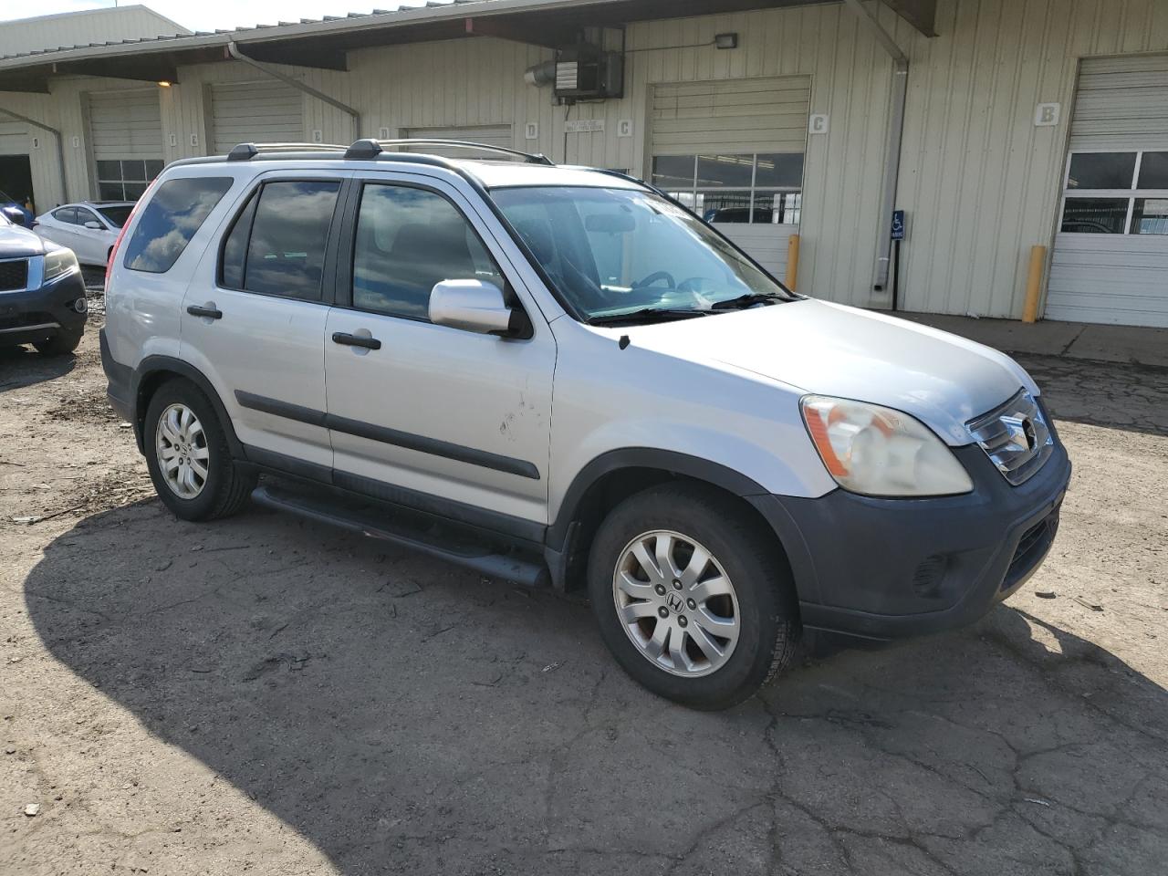 2005 Honda CR-V VIN SHSRD78815U313672 Copart auction photo, front end damage thumbnail 4