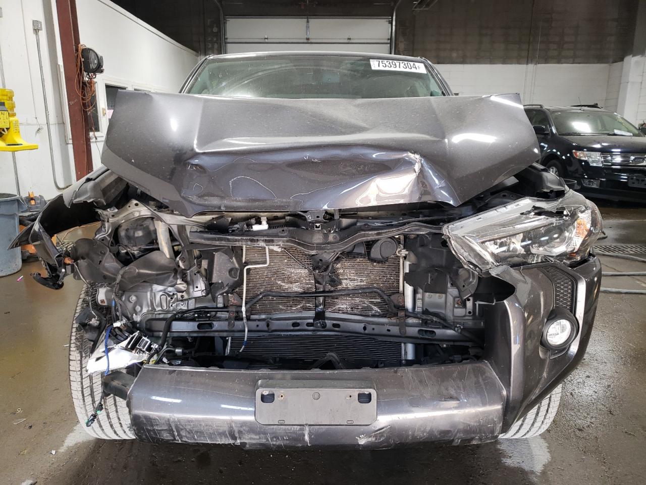 2018 Toyota 4Runner VIN JTEBU5JR3J5562644 Copart auction photo, front end damage thumbnail 5