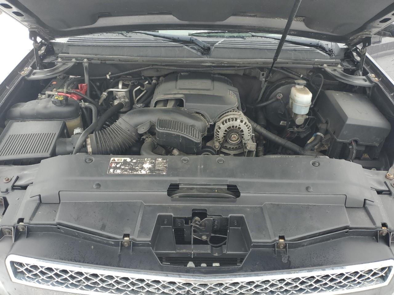 2011 Chevrolet Suburban VIN 1GNSKKE32BR284318 Copart auction photo, front end / side damage thumbnail 12