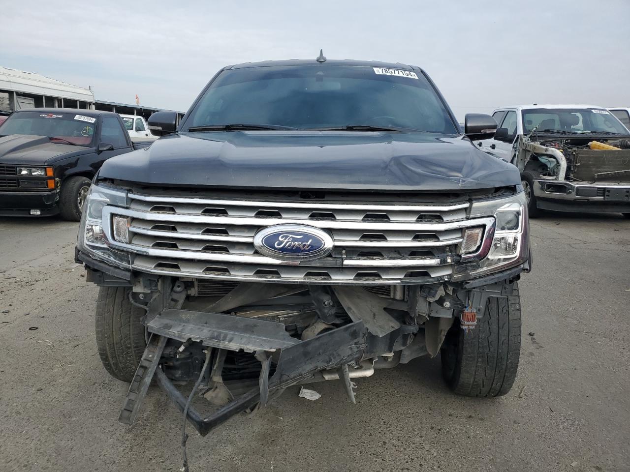 2020 Ford Expedition VIN 1FMJK1KT1LEA21809 Copart auction photo, front end / side damage thumbnail 5