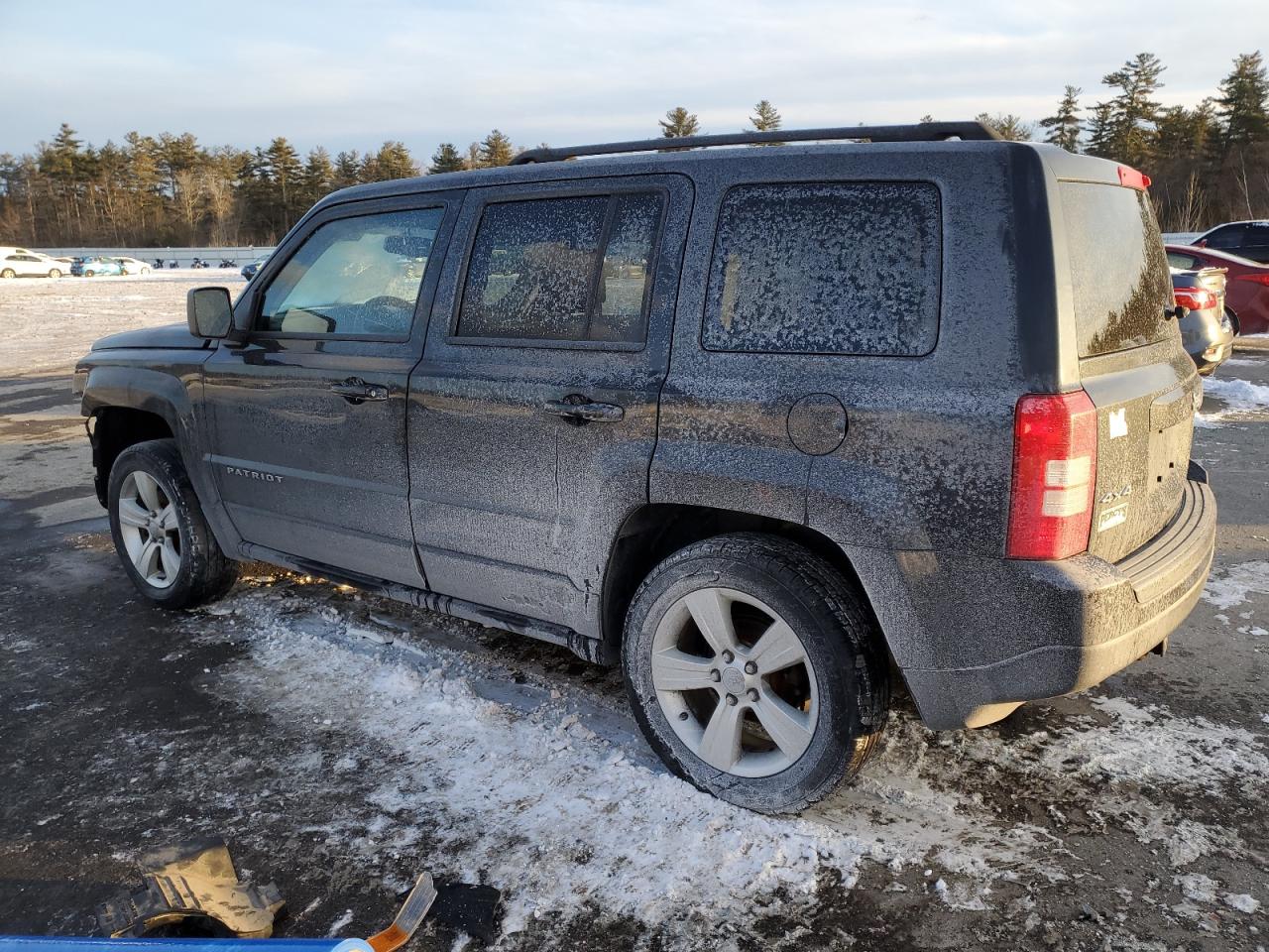 2014 Jeep Liberty (Patriot) VIN 1C4NJRFB5ED766189 Copart auction photo, front end / side damage thumbnail 2