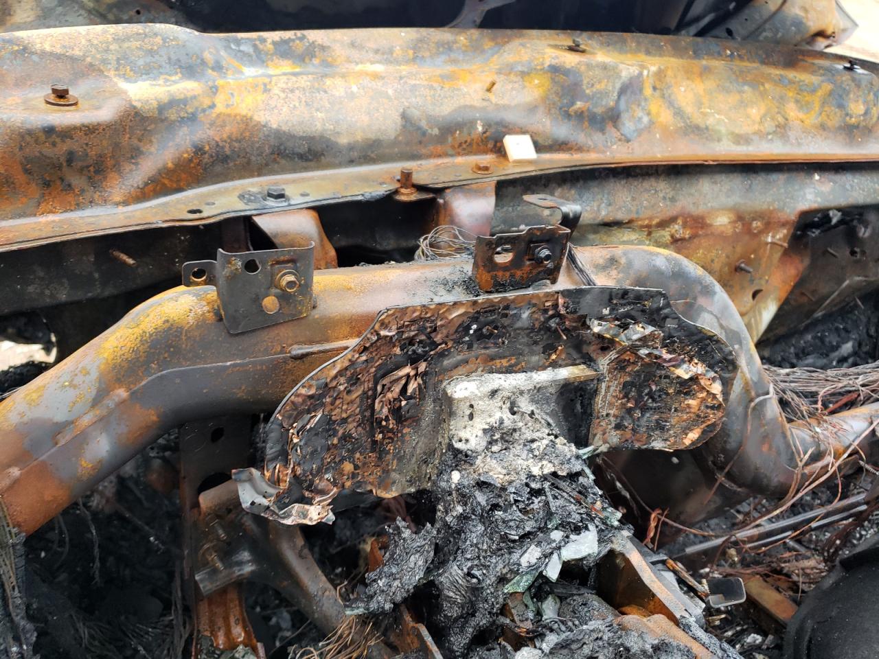 2015 Chevrolet Silverado VIN 1GC0KVEGXFZ535967 Copart auction photo, burn damage thumbnail 9