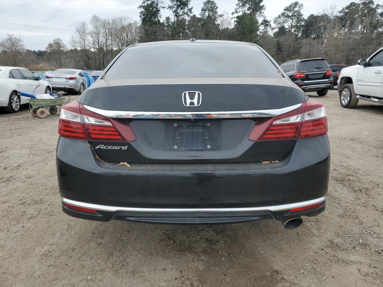 2017 Honda Accord VIN 1HGCR2F80HA166151 Copart auction photo, front end / minor dent/scratches damage thumbnail 6