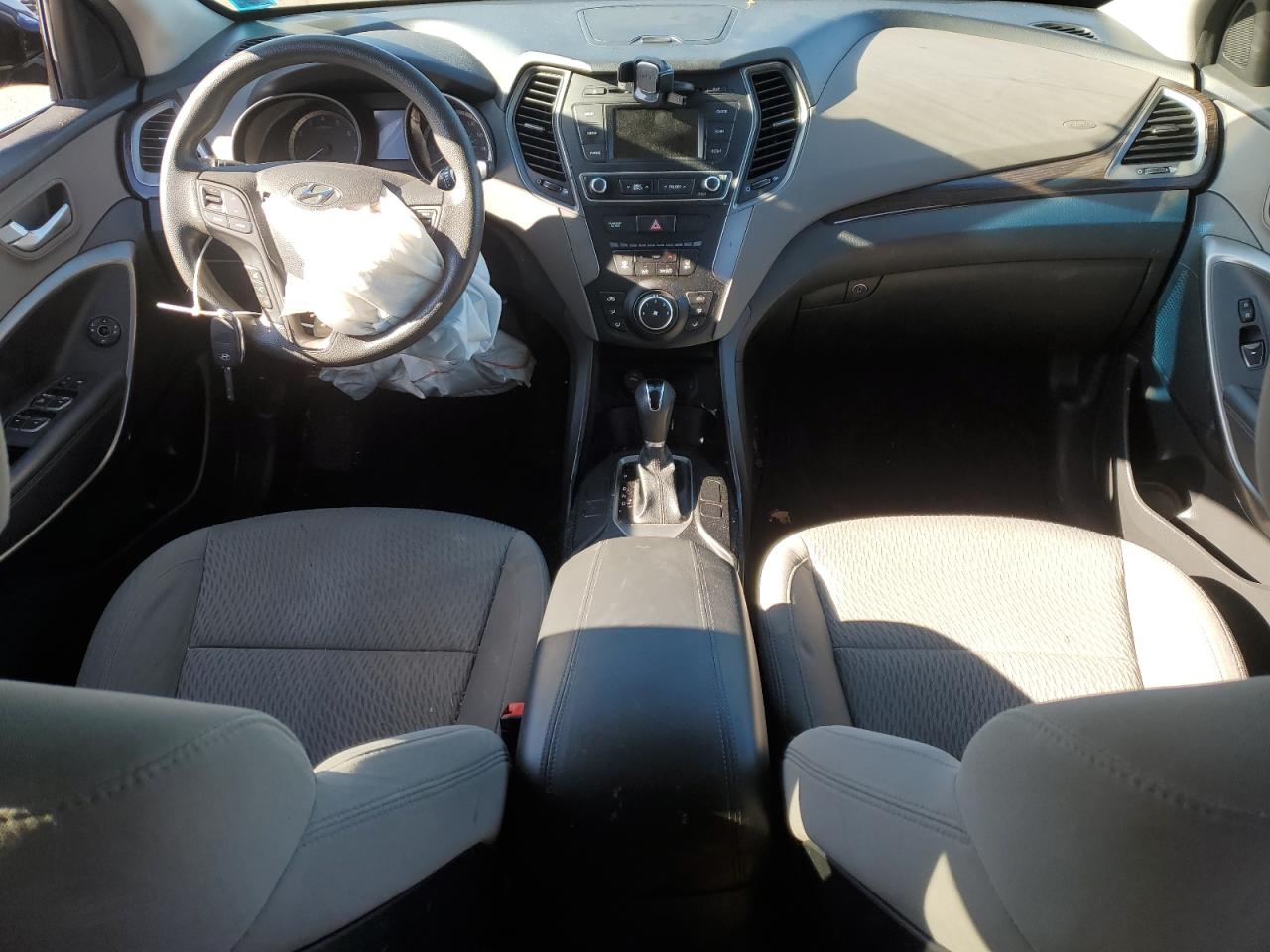 2018 Hyundai Santa Fe VIN 5XYZTDLB9JG560663 Copart auction photo, front end / minor dent/scratches damage thumbnail 8
