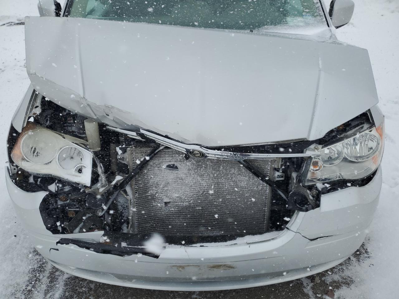2010 Chrysler Town & Country VIN 2A4RR5D14AR288653 Copart auction photo, front end damage thumbnail 12